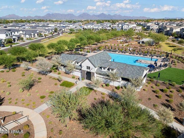 5122 E VILLAGE Drive, Scottsdale, AZ 85254