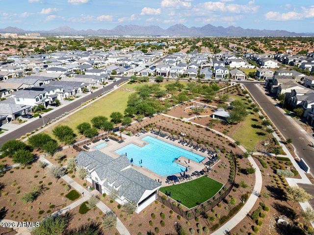 5122 E VILLAGE Drive, Scottsdale, AZ 85254