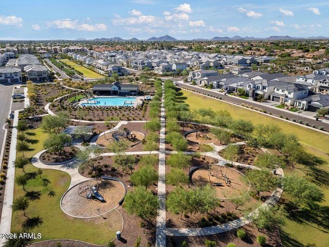 5122 E VILLAGE Drive, Scottsdale, AZ 85254