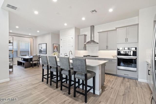 5122 E VILLAGE Drive, Scottsdale, AZ 85254