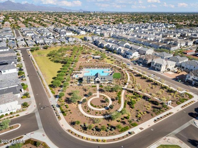 5122 E VILLAGE Drive, Scottsdale, AZ 85254