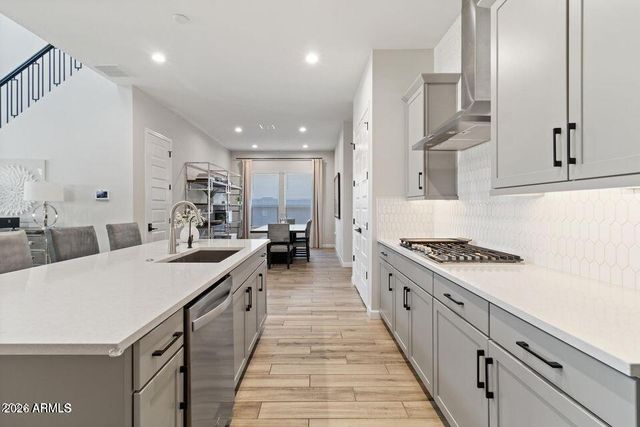 5122 E VILLAGE Drive, Scottsdale, AZ 85254