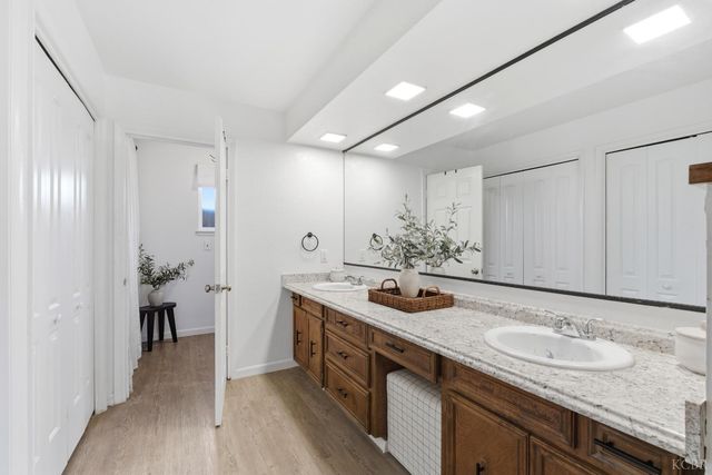 8895 14th Avenue, Hanford, CA 93230