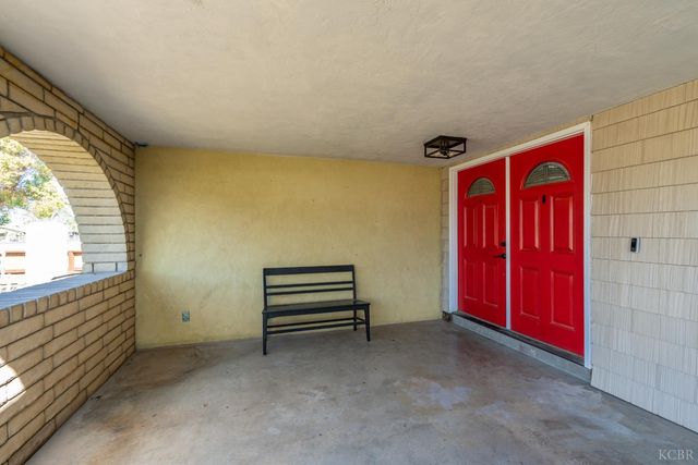 8895 14th Avenue, Hanford, CA 93230