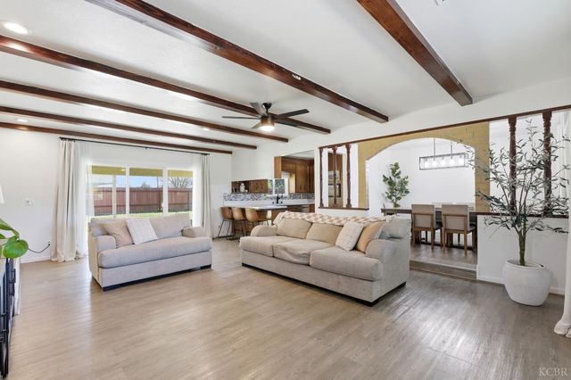 8895 14th Avenue, Hanford, CA 93230