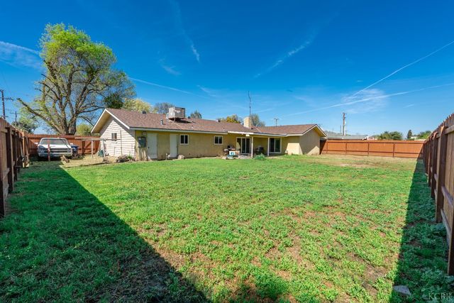 8895 14th Avenue, Hanford, CA 93230