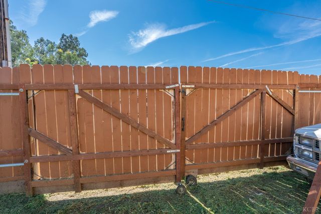 8895 14th Avenue, Hanford, CA 93230