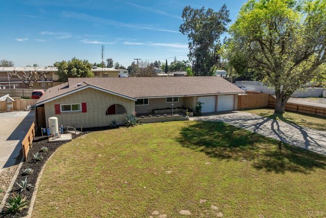 8895 14th Avenue, Hanford, CA 93230