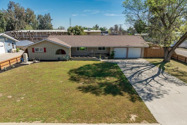 8895 14th Avenue, Hanford, CA 93230