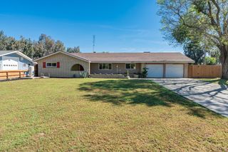 8895 14th Avenue, Hanford, CA 93230