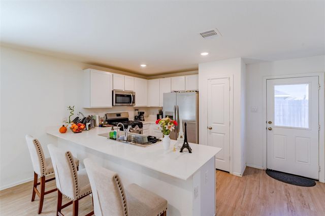 4143 Saltillo Lakes Drive, Baytown, TX 77521