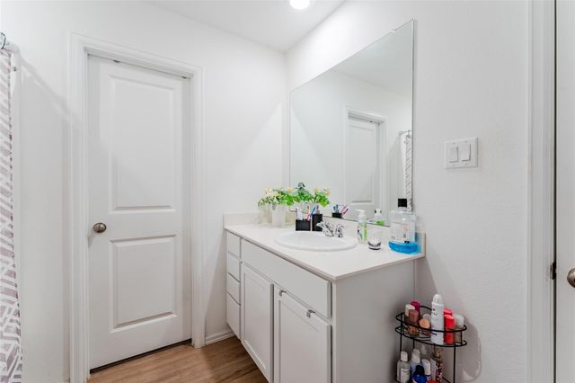 4143 Saltillo Lakes Drive, Baytown, TX 77521