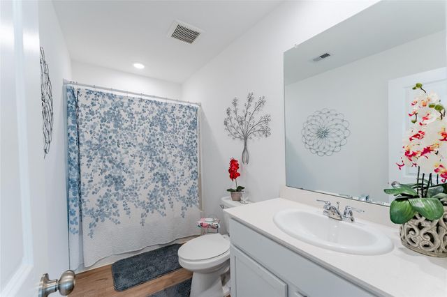 4143 Saltillo Lakes Drive, Baytown, TX 77521