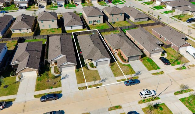 4143 Saltillo Lakes Drive, Baytown, TX 77521