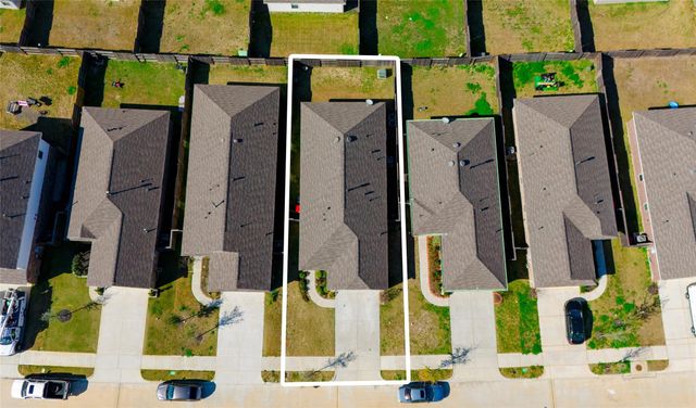 4143 Saltillo Lakes Drive, Baytown, TX 77521