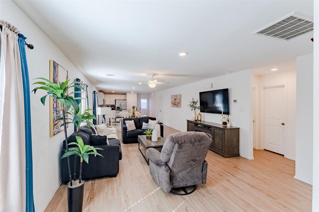 4143 Saltillo Lakes Drive, Baytown, TX 77521