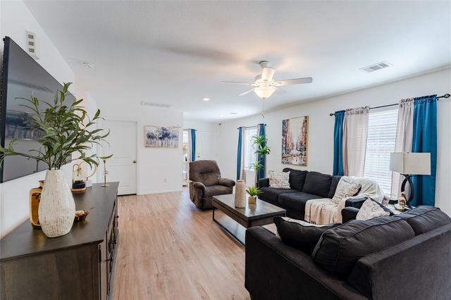 4143 Saltillo Lakes Drive, Baytown, TX 77521