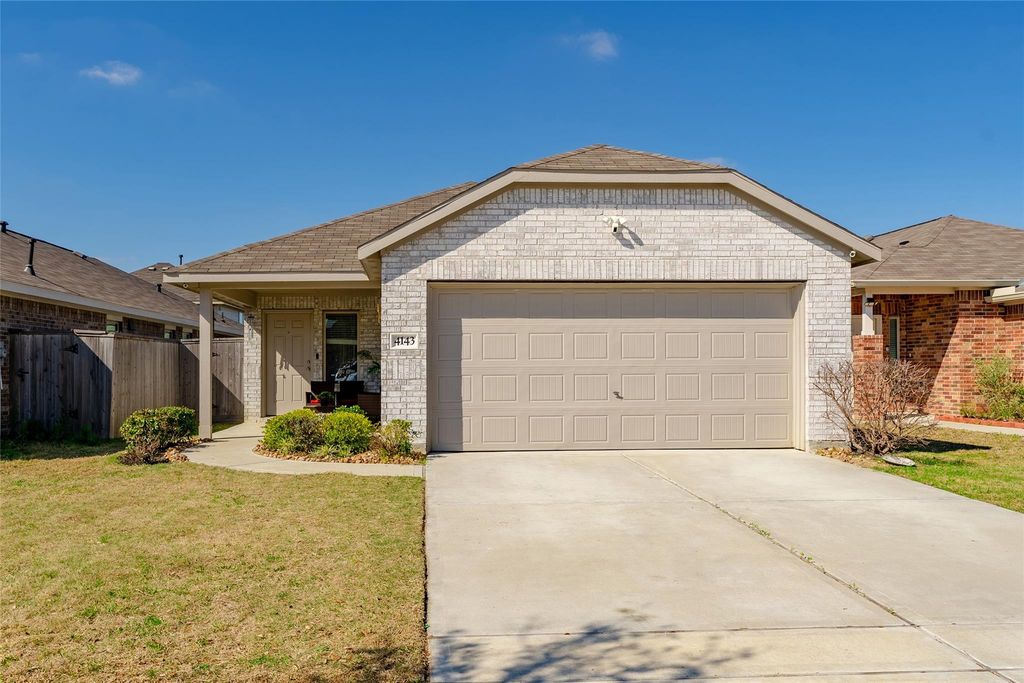 4143 Saltillo Lakes Drive, Baytown, TX 77521