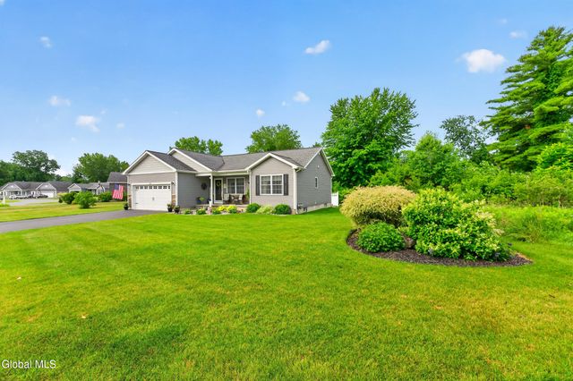 29 Quarry Circle Way, Hudson Falls, NY 12839