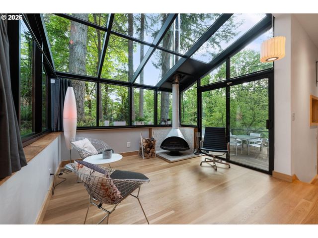 13948 Nw COUNTRY WOODS Ln, Portland, OR 97231