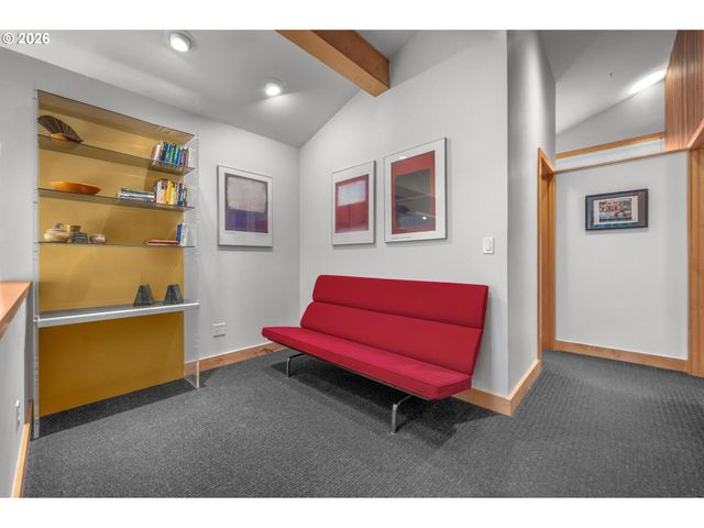 13948 Nw COUNTRY WOODS Ln, Portland, OR 97231