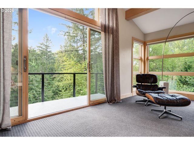 13948 Nw COUNTRY WOODS Ln, Portland, OR 97231