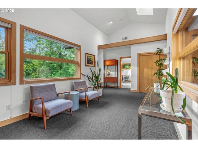 13948 Nw COUNTRY WOODS Ln, Portland, OR 97231