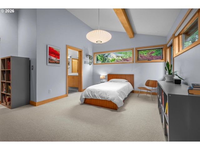 13948 Nw COUNTRY WOODS Ln, Portland, OR 97231