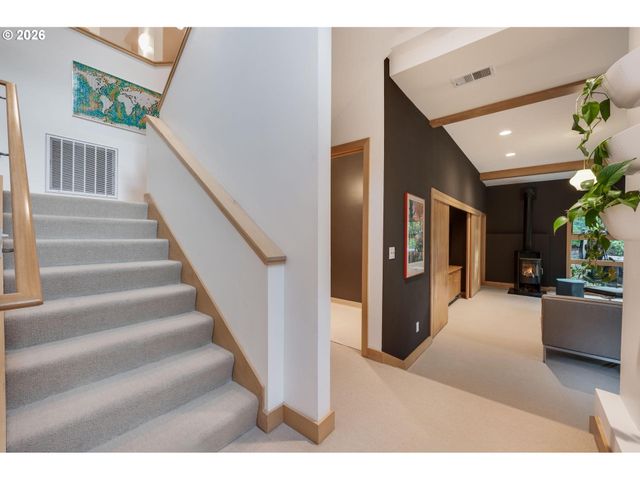 13948 Nw COUNTRY WOODS Ln, Portland, OR 97231