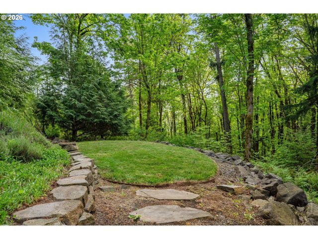 13948 Nw COUNTRY WOODS Ln, Portland, OR 97231