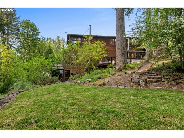 13948 Nw COUNTRY WOODS Ln, Portland, OR 97231
