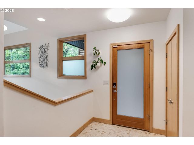 13948 Nw COUNTRY WOODS Ln, Portland, OR 97231