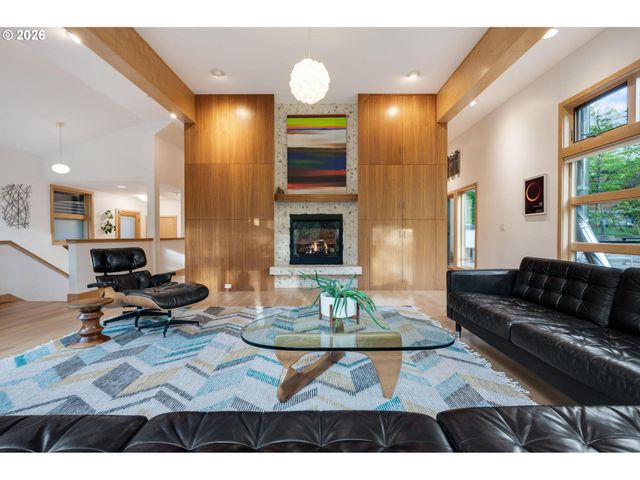 13948 Nw COUNTRY WOODS Ln, Portland, OR 97231
