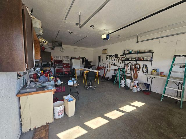 4646 W 400 N Road, Columbia City, IN 46725