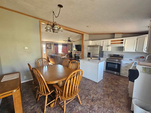 4646 W 400 N Road, Columbia City, IN 46725