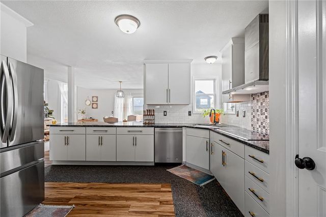 11404 N Bristol Avenue, Kansas City, MO 64156