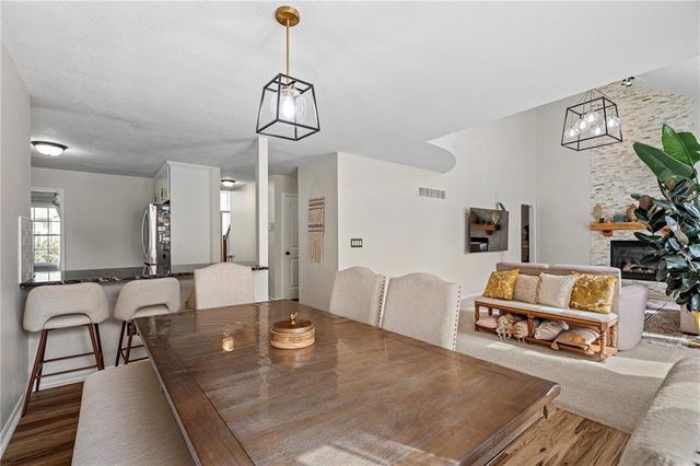 11404 N Bristol Avenue, Kansas City, MO 64156