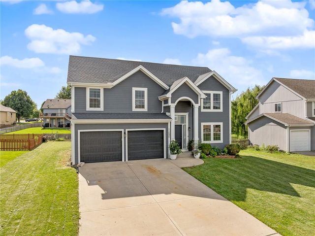 11404 N Bristol Avenue, Kansas City, MO 64156