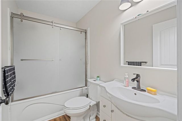 11404 N Bristol Avenue, Kansas City, MO 64156