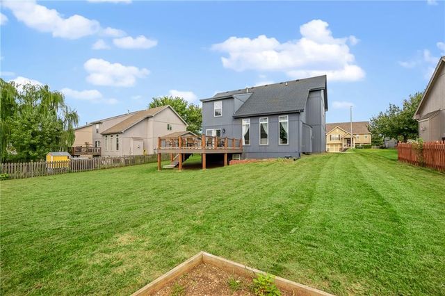 11404 N Bristol Avenue, Kansas City, MO 64156