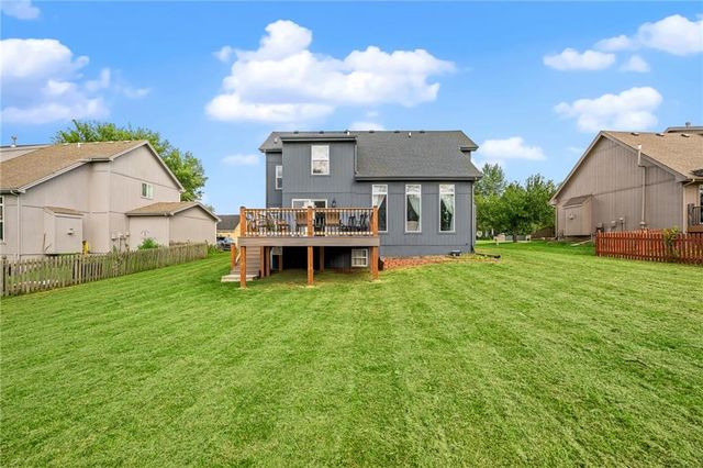 11404 N Bristol Avenue, Kansas City, MO 64156