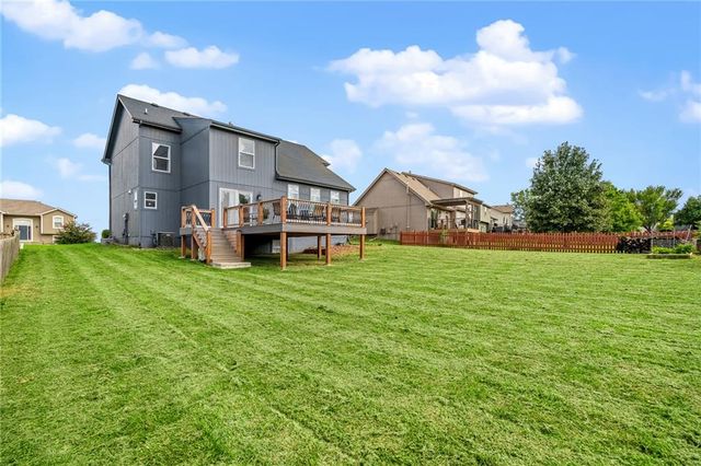 11404 N Bristol Avenue, Kansas City, MO 64156