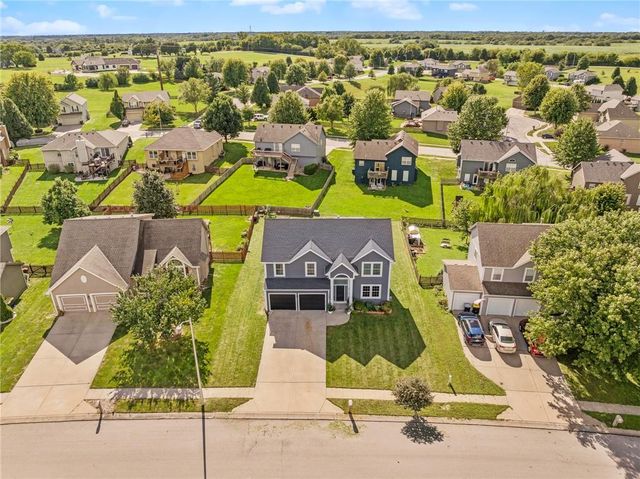 11404 N Bristol Avenue, Kansas City, MO 64156