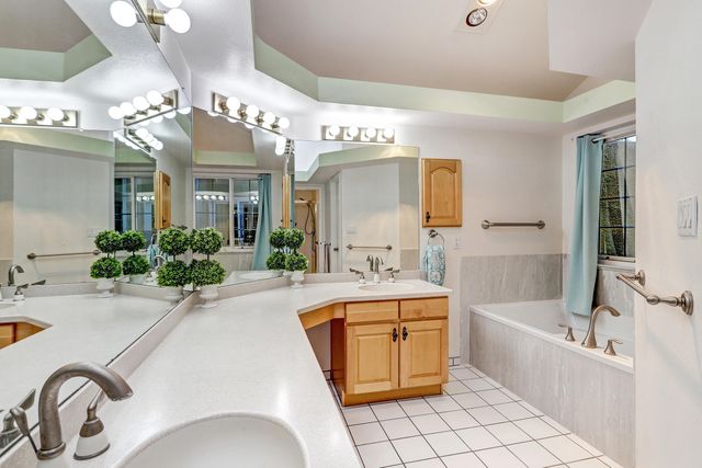 1111 Blue Quail Road NE, Albuquerque, NM 87112