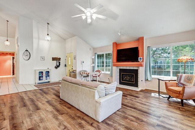 1111 Blue Quail Road NE, Albuquerque, NM 87112