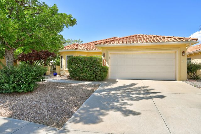 1111 Blue Quail Road NE, Albuquerque, NM 87112