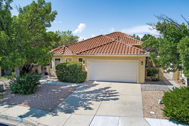 1111 Blue Quail Road NE, Albuquerque, NM 87112