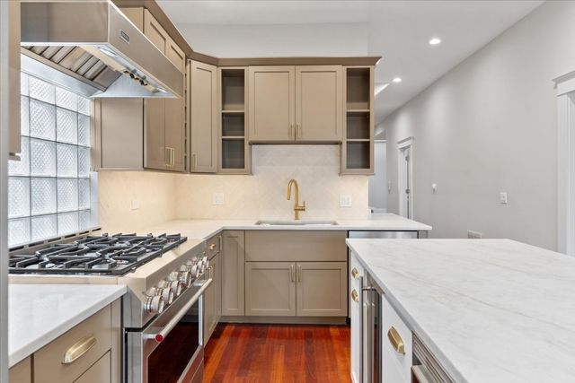 3431 N Paulina Street 2, Chicago, IL 60657