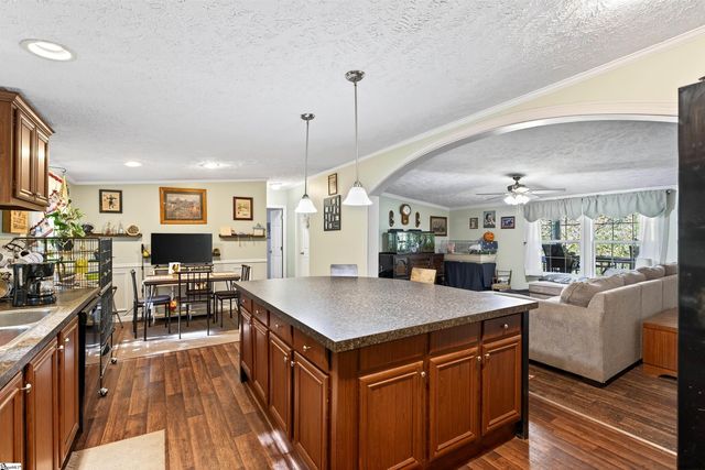 389 Sherrill Drive, Blacksburg, SC 29702