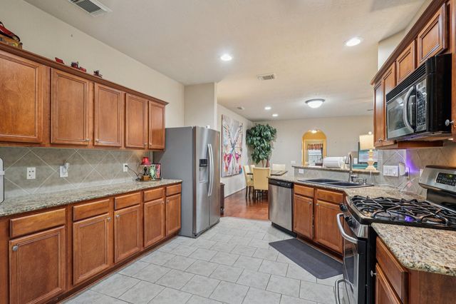 30 Trafalgar Place, Conroe, TX 77384